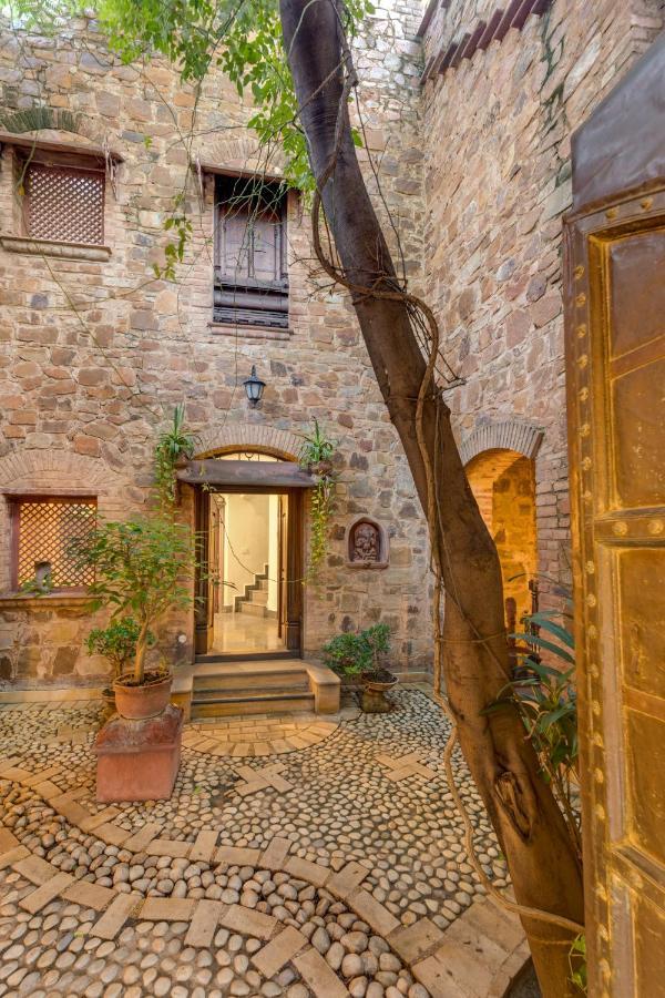 Hostie Chinar Haveli - Heritage Home With Pool, คูร์เคาน์ ภายนอก รูปภาพ